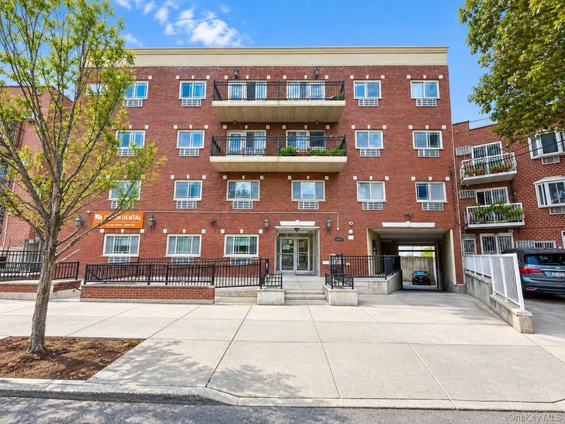 7617 46th AVE #4A, Elmhurst, NY 11373