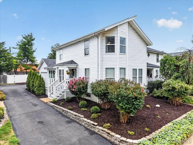 5777 Westminster PL, St Louis, MO 63112