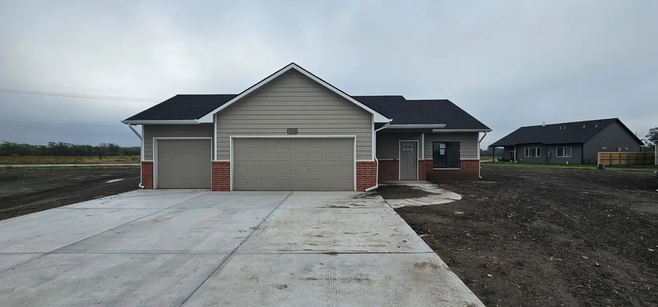 1629 Midway Ct., Valley Center, KS 67147