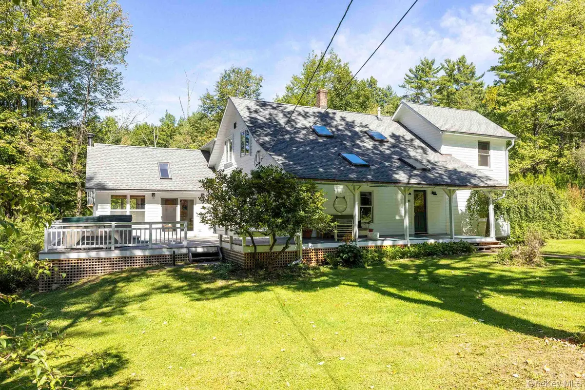 388-390 Wittenberg RD, Bearsville, NY 12409