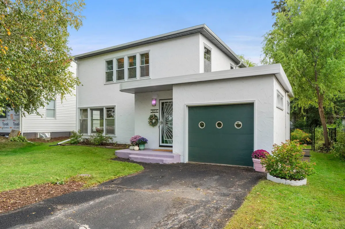 812 Nebraska AVE E, Saint Paul, MN 55106