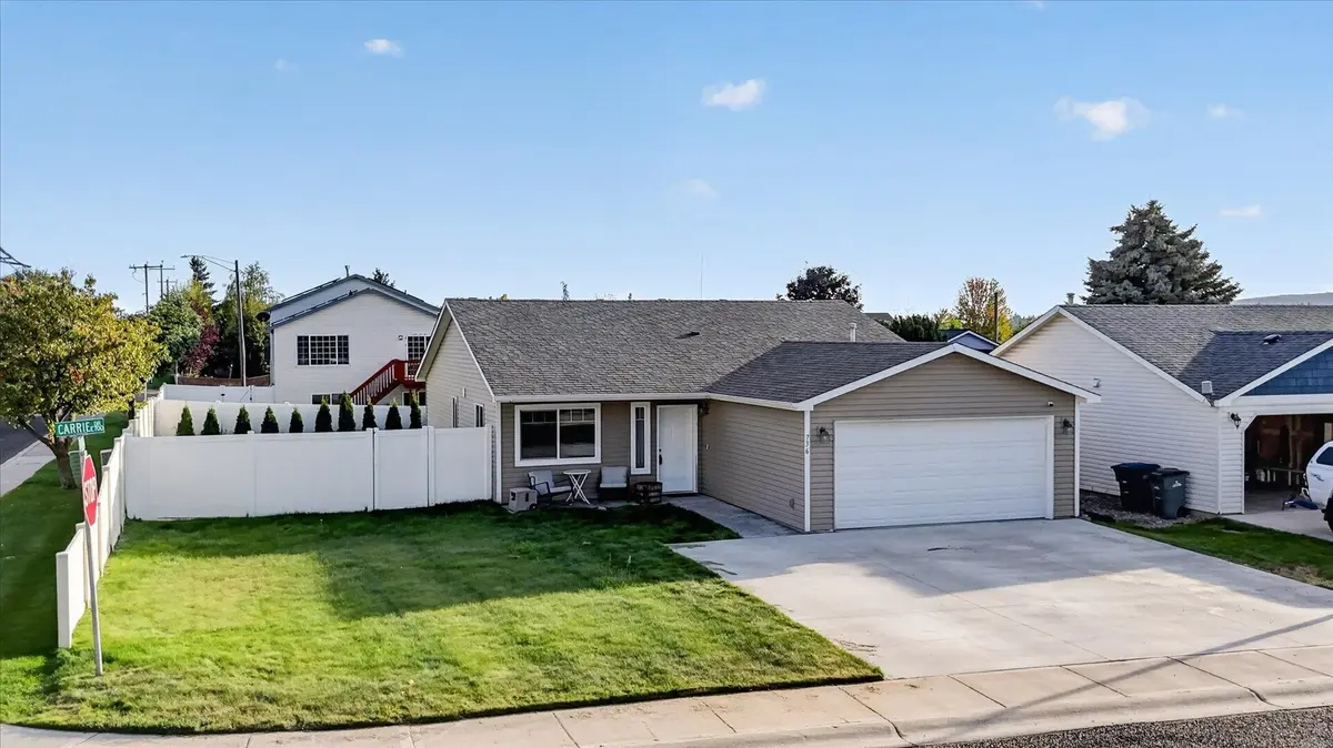 736 E Carrie Dr, Medical Lake, WA 99022