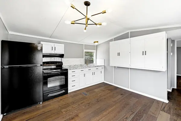 212 Greenfield RD, Kyle, TX 78640