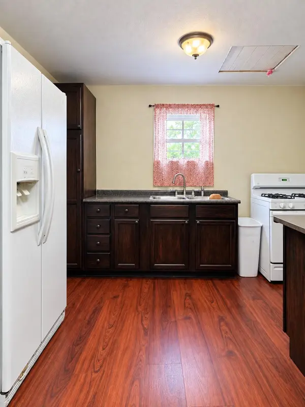 1108 NE Water ST, Victoria, TX 77901
