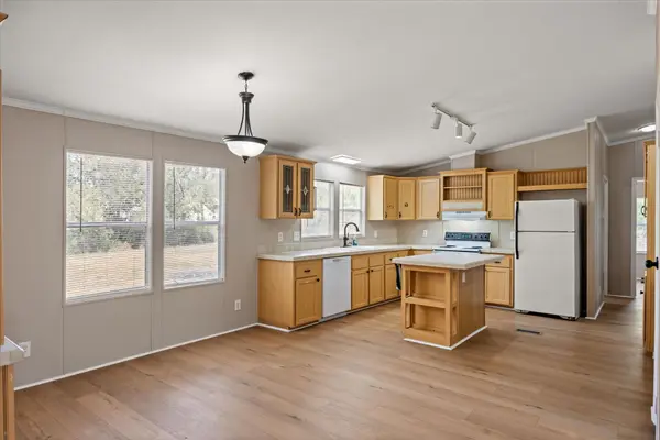 411 Texas Oak DR, Cedar Creek, TX 78612