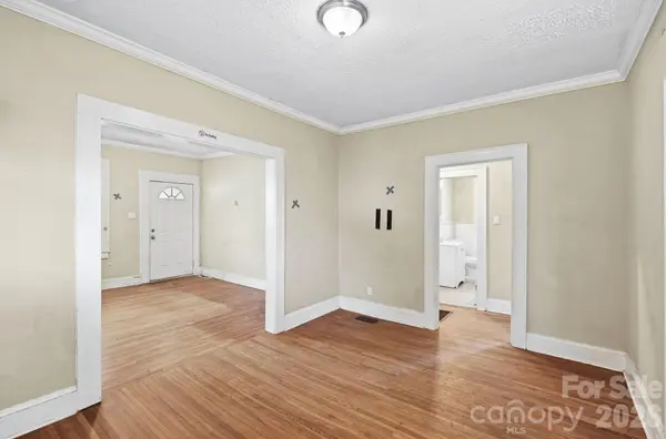 2417 The PLZ, Charlotte, NC 28205