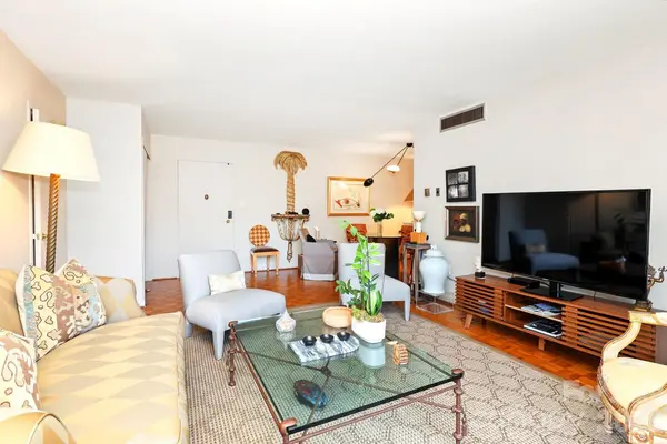1300 Queens RD #219, Charlotte, NC 28207