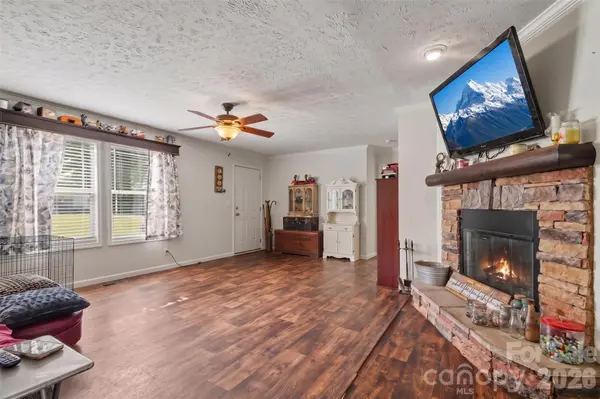 106 Belinda LOOP, Statesville, NC 28677