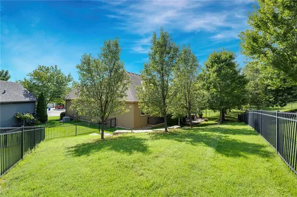 12714 W 49th TER, Shawnee, KS 66216