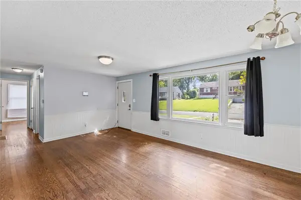 3800 E 71st TER, Kansas City, MO 64132
