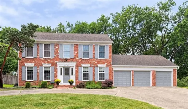 7900 Sagamore RD, Leawood, KS 66206