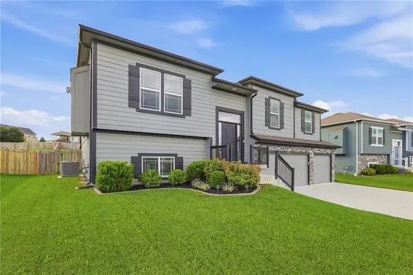 11718 N Manning AVE, Kansas City, MO 64157