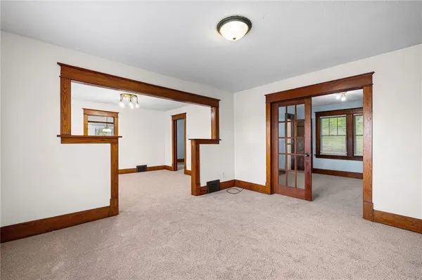 3901 S 22nd ST, St Joseph, MO 64503