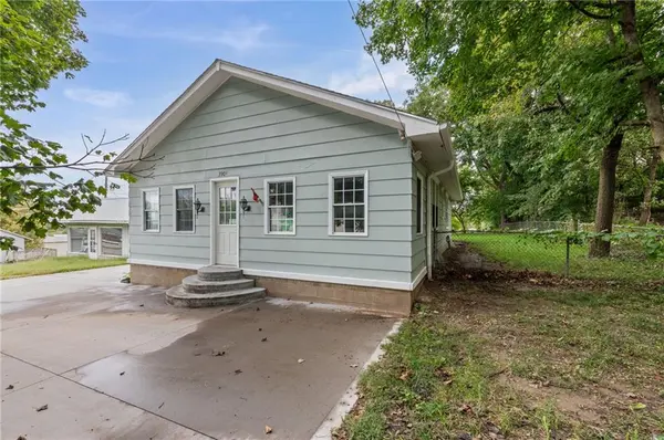 3901 S 22nd ST, St Joseph, MO 64503