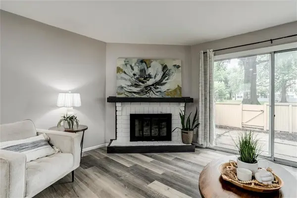 8039 Halsey ST, Lenexa, KS 66215