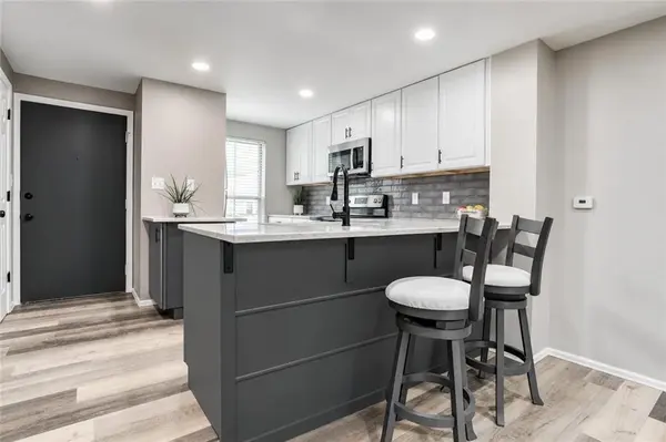 8039 Halsey ST, Lenexa, KS 66215
