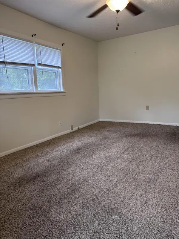 403 N Oak ST, Pierceton, IN 46562