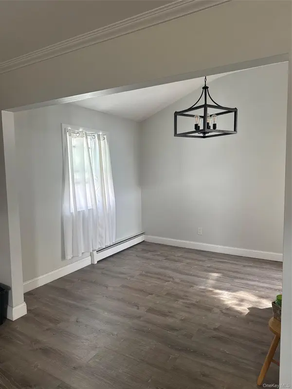 885 E Park AVE #Upper, Long Beach, NY 11561
