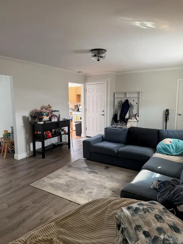 885 E Park AVE #Upper, Long Beach, NY 11561