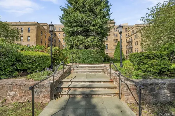 43 Calton RD #3D, New Rochelle, NY 10804