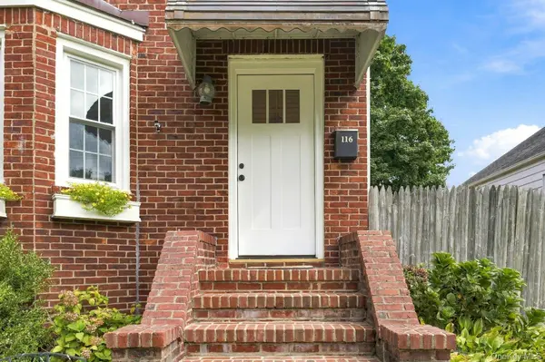 116 Wyman AVE, Huntington Station, NY 11746