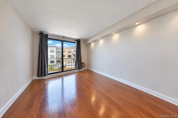 1155 Warburton AVE #3Y, Yonkers, NY 10701