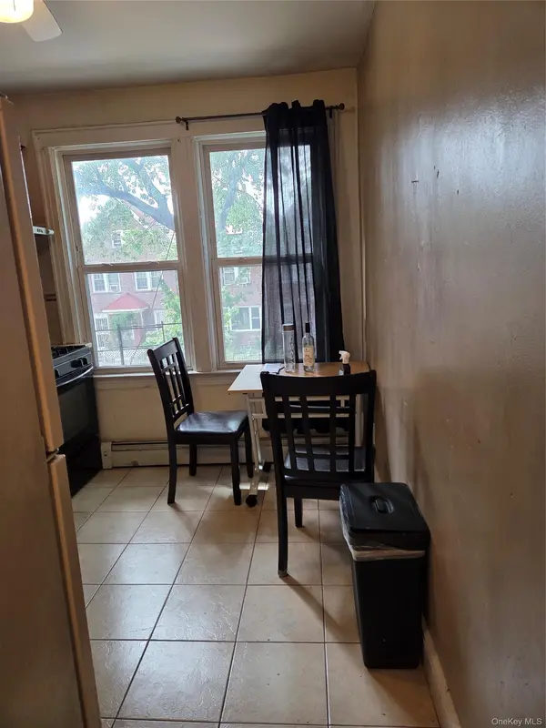 33-25 88th ST, Jackson Heights, NY 11372