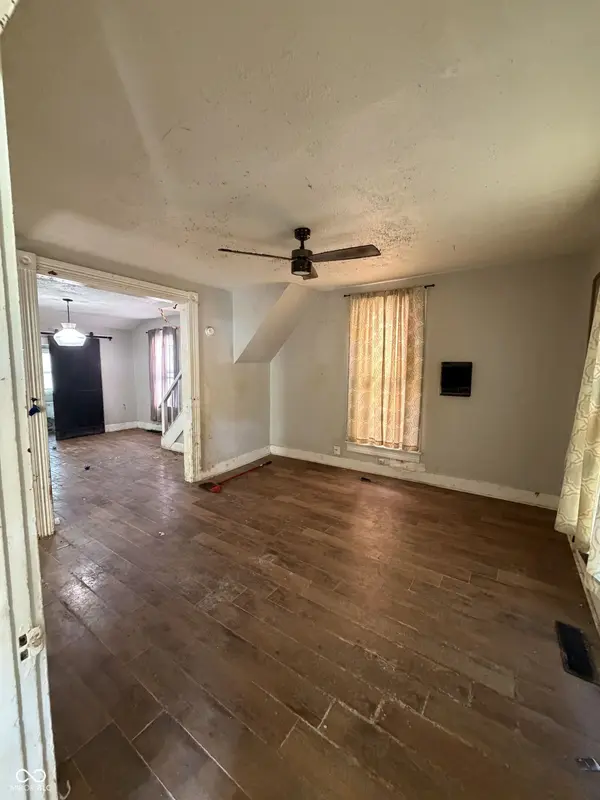 80 S 5th AVE, Beech Grove, IN 46107