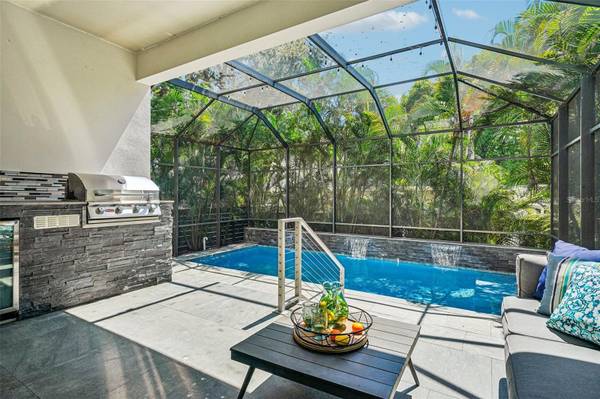 2706 W TRILBY AVE, Tampa, FL, 33611 photo 2