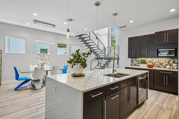 2706 W TRILBY AVE, Tampa, FL, 33611 photo 16
