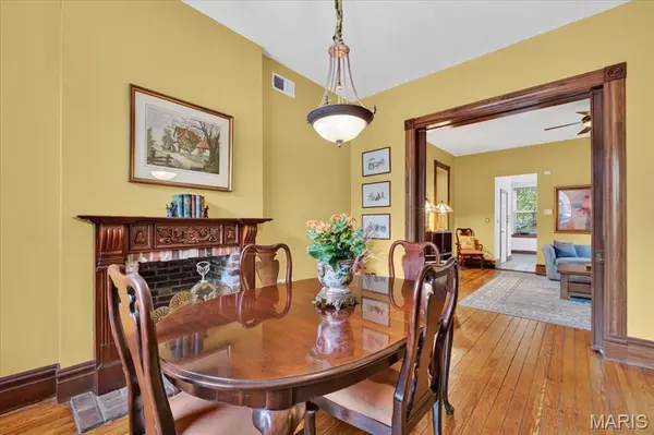 2919 Michigan AVE, St Louis, MO 63118