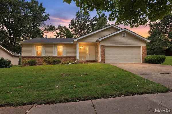 6501 Suson Oaks DR, St Louis, MO 63128