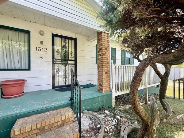 1312 W Harper, Poplar Bluff, MO 63901