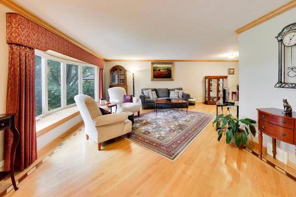 1914 N Burke DR, Arlington Heights, IL 60004