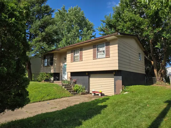 2308 Jebens AVE, Davenport, IA 52804