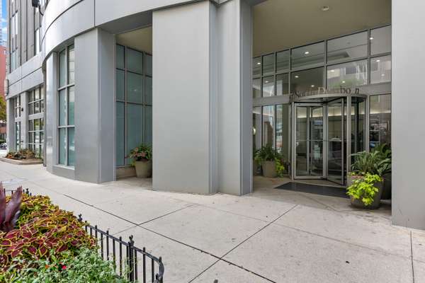 600 N Dearborn ST #1707, Chicago, IL 60654