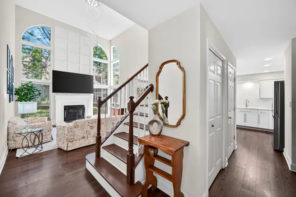 30W033 Princeton CT, Warrenville, IL 60555
