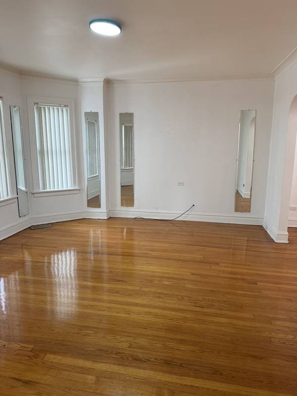 3010 N Linder AVE, Chicago, IL 60641