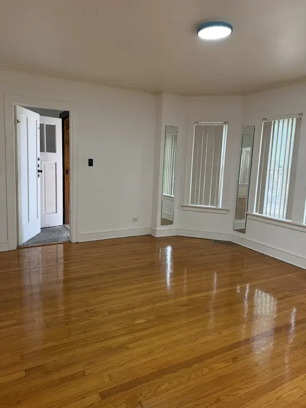 3010 N Linder AVE, Chicago, IL 60641