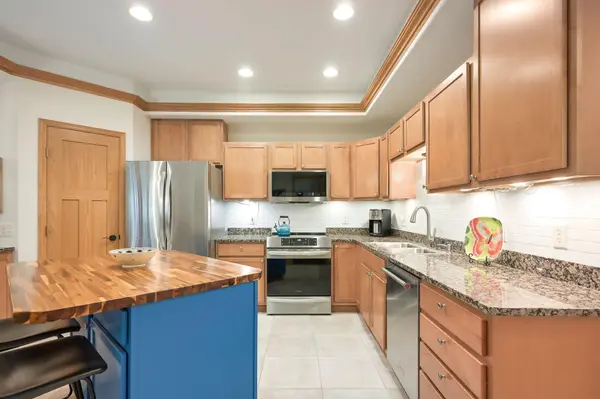 1913 Stone CRK, Hudson, WI 54016