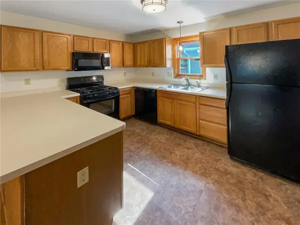 1054 Pacific ST, Saint Paul, MN 55106