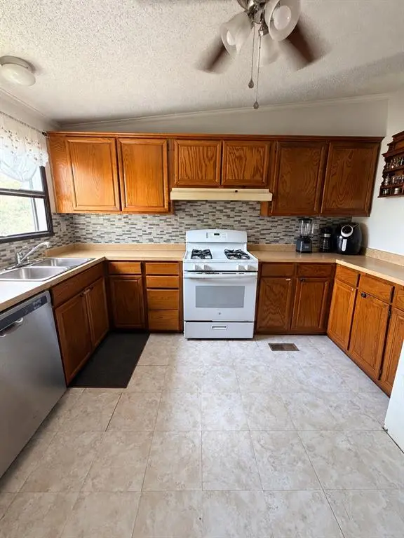 101 Buckthorne CIR, Shawnee, OK 74804