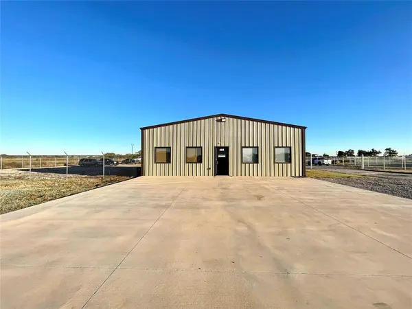404 W Pikes Peak RD, Chickasha, OK 73018