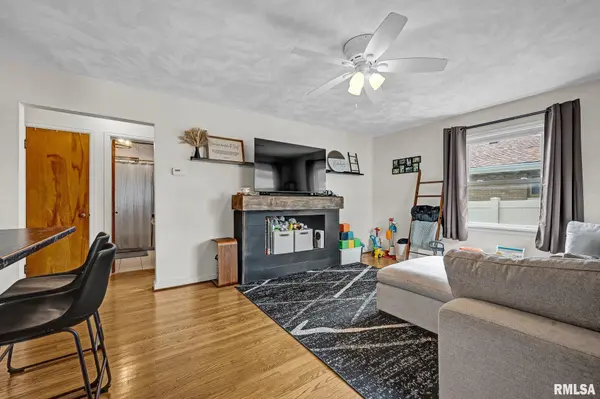 356 LAWNRIDGE DR, Creve Coeur, IL 61610
