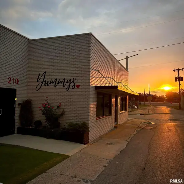 210 E UNION ST, Marion, IL 62959