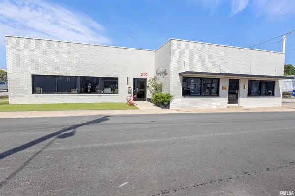 210 E UNION ST, Marion, IL 62959