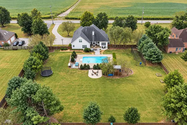 2792 Thompson Station Rd #E, Thompsons Station, TN 37179