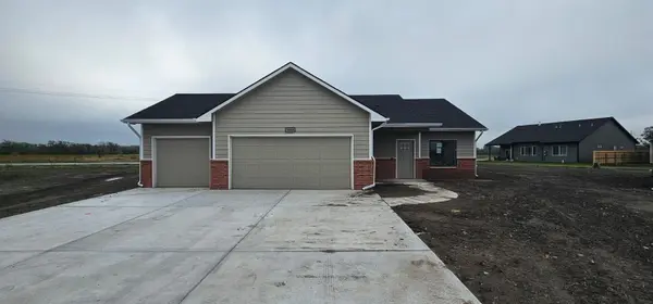 1629 Midway Ct., Valley Center, KS 67147