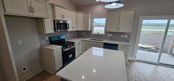 1621 Midway Ct., Valley Center, KS 67147