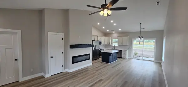 1630 Midway Ct., Valley Center, KS 67147